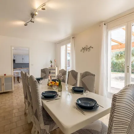 La Grande Auguiere, Familiale Et Spacieuse Au Coeur Du Vignoble Et A 300m De La * Hyères